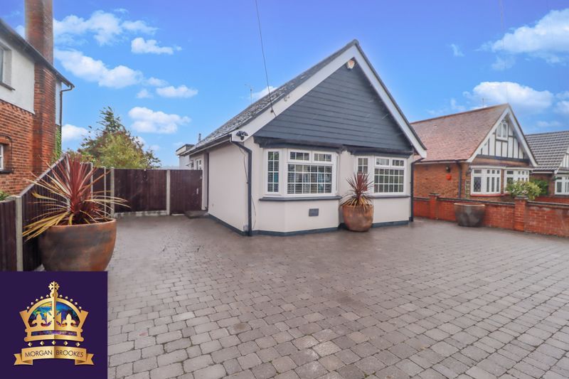 Brackendale Avenue, Basildon