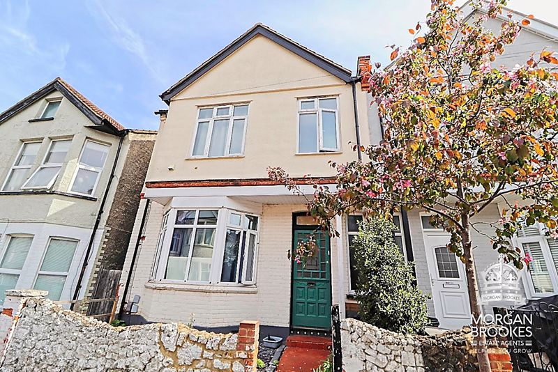 Brightwell Avenue, Westcliff-On-Sea