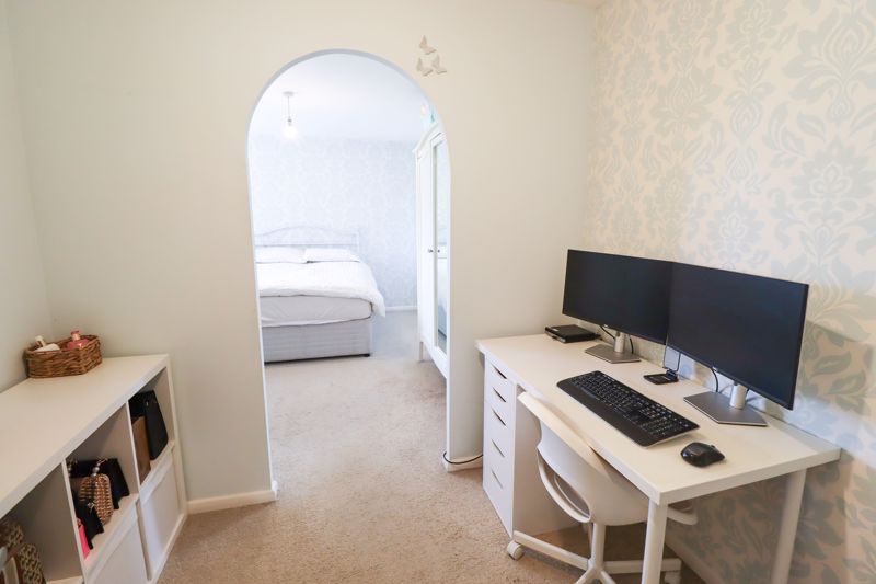 12820252-7