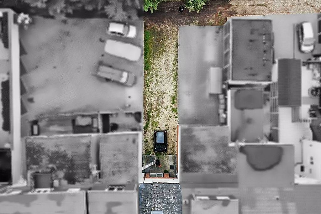 12496858-5